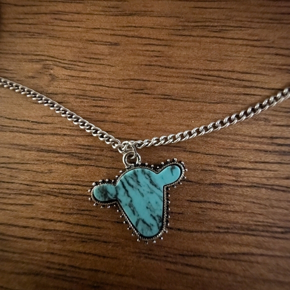 Turquoise Bull Pendant Necklace in Silver - Picture 7 of 7